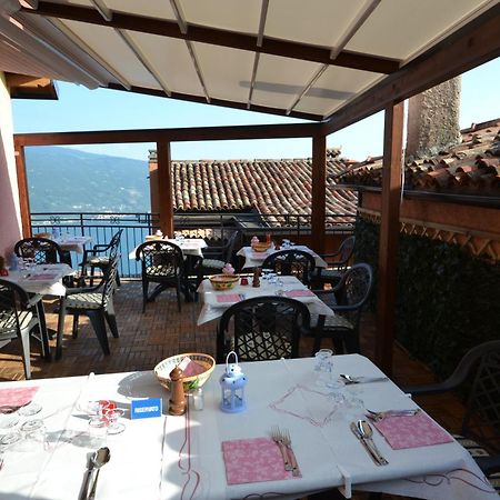 Hotel Castello Tignale Exterior foto